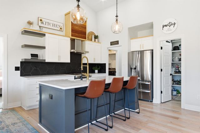 6714 N Silverton St, Wichita, KS 67219