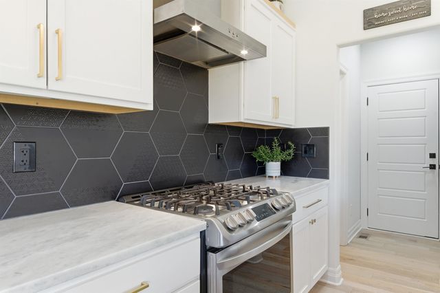 6714 N Silverton St, Wichita, KS 67219