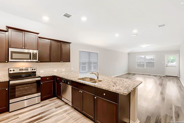 257 Holland Park, Schertz, TX 78108