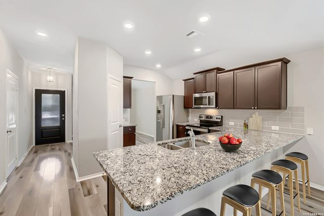 257 Holland Park, Schertz, TX 78108