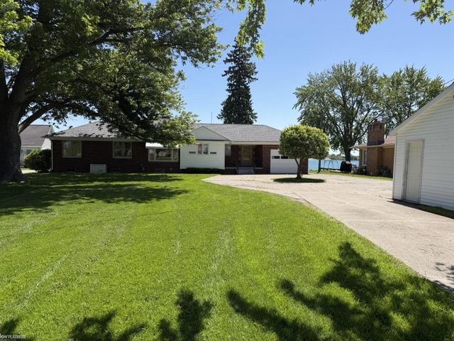 1891 S Parker Street, Marine City, MI 48039