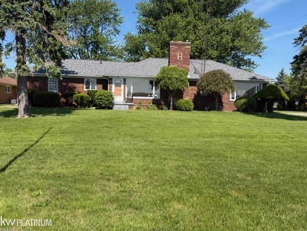 1891 S Parker Street, Marine City, MI 48039