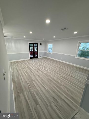 10 MIDFIELD LN, Willingboro, NJ 08046