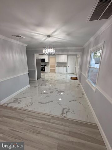 10 MIDFIELD LN, Willingboro, NJ 08046