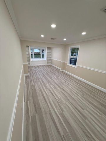 10 MIDFIELD LN, Willingboro, NJ 08046