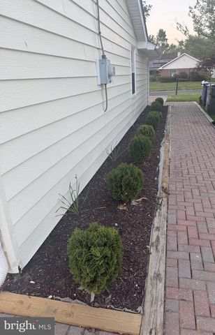 10 MIDFIELD LN, Willingboro, NJ 08046