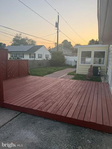 10 MIDFIELD LN, Willingboro, NJ 08046