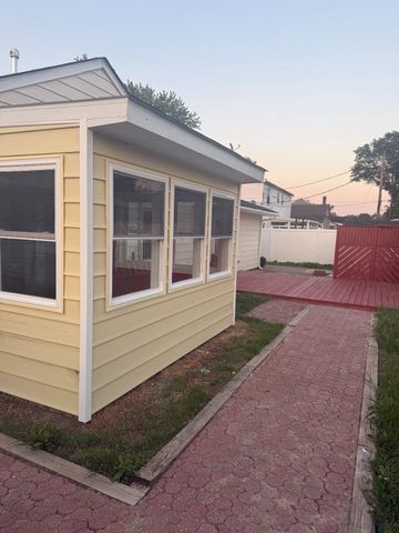 10 MIDFIELD LN, Willingboro, NJ 08046