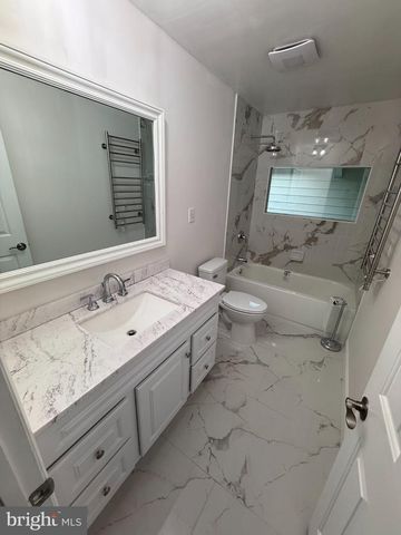 10 MIDFIELD LN, Willingboro, NJ 08046