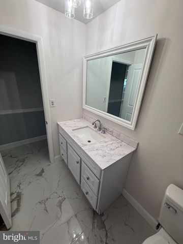 10 MIDFIELD LN, Willingboro, NJ 08046