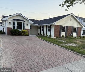 10 MIDFIELD LN, Willingboro, NJ 08046