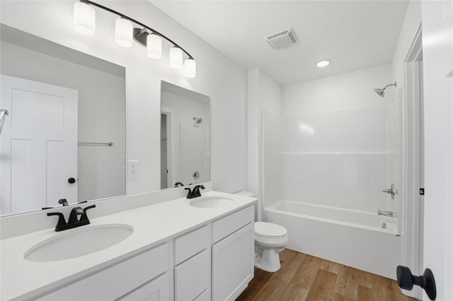 243 NW Waverly Drive, Waukee, IA 50263