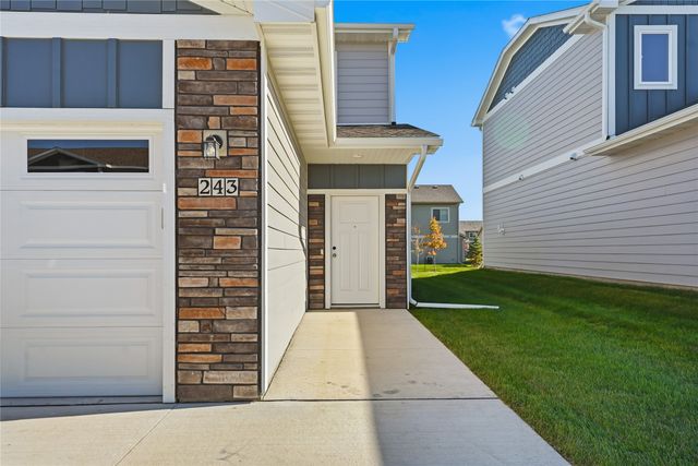 243 NW Waverly Drive, Waukee, IA 50263