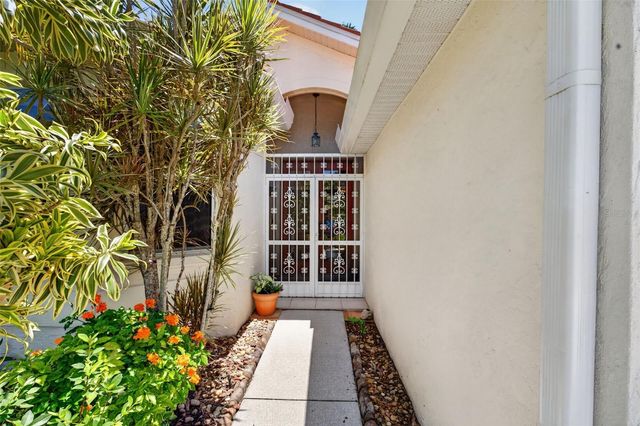 4266 SUMMERTREE ROAD, Venice, FL 34293