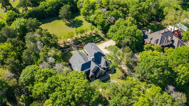 1254 Whispering Oaks Drive, Desoto, TX 75115