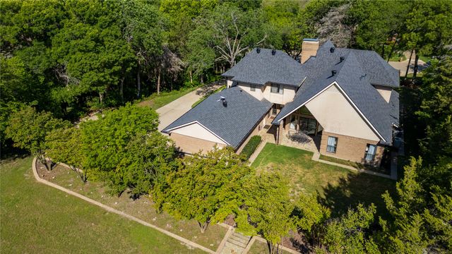 1254 Whispering Oaks Drive, Desoto, TX 75115