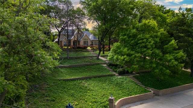 1254 Whispering Oaks Drive, Desoto, TX 75115