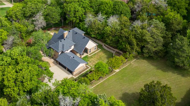 1254 Whispering Oaks Drive, Desoto, TX 75115
