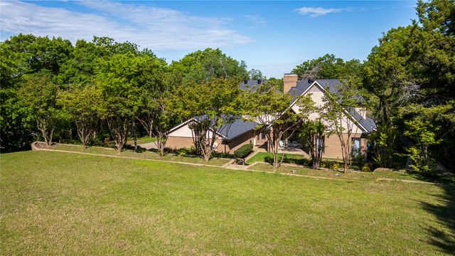 1254 Whispering Oaks Drive, Desoto, TX 75115