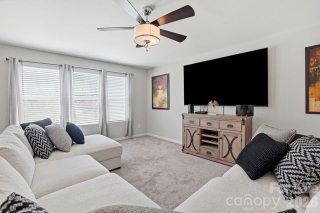 9413 Hanberry Boulevard, Charlotte, NC 28213