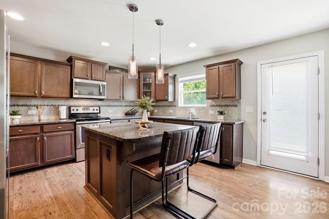 9413 Hanberry Boulevard, Charlotte, NC 28213