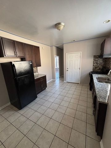 8204 S Peoria Street 2, Chicago, IL 60620