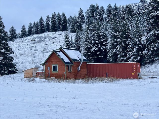 2 Mountain View Drive N, Oroville, WA 98844