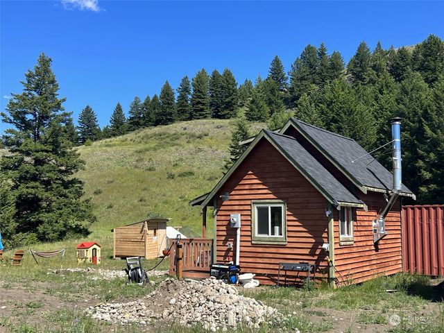 2 Mountain View Drive N, Oroville, WA 98844