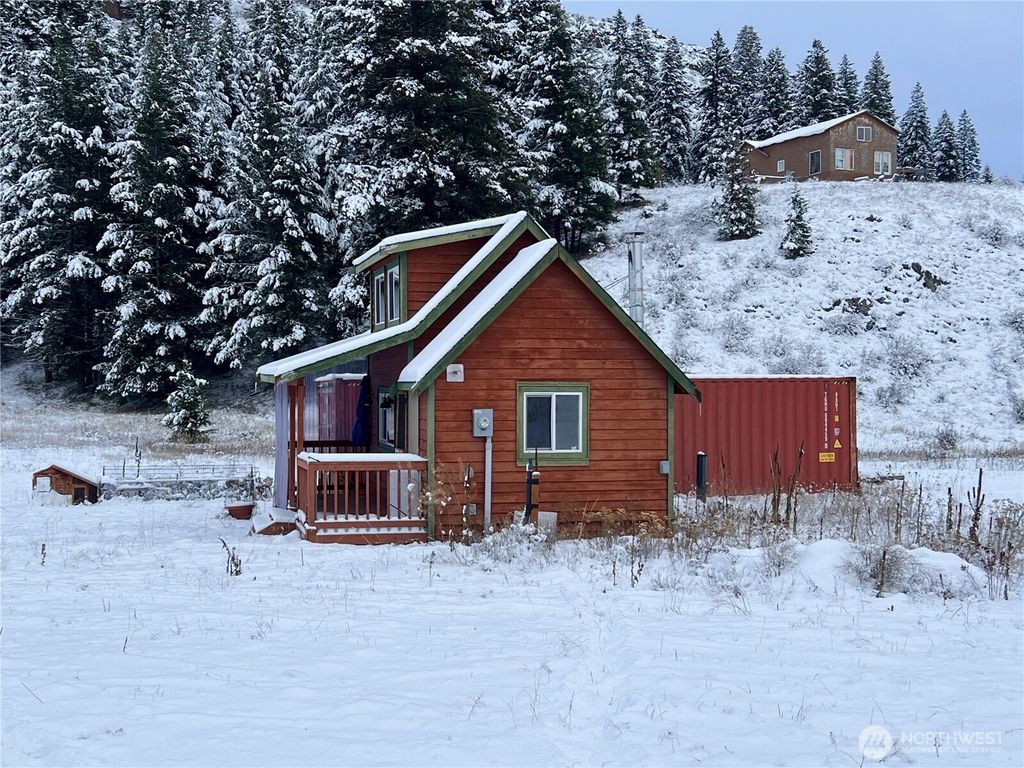 2 Mountain View Drive N, Oroville, WA 98844