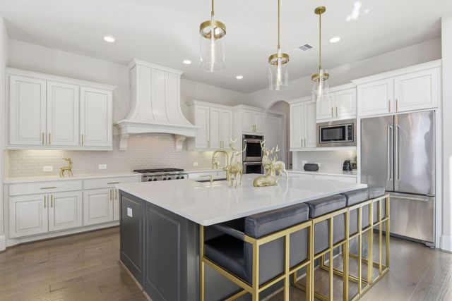 5811 Stratton Woods Drive, Spring, TX 77389