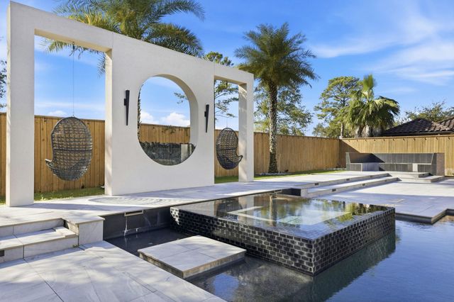 5811 Stratton Woods Drive, Spring, TX 77389