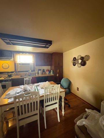 843 W Windsor Avenue, Crete, IL 60417