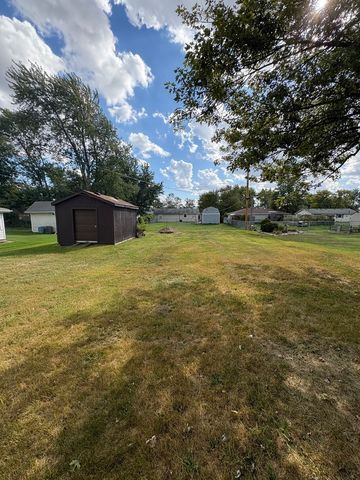 843 W Windsor Avenue, Crete, IL 60417