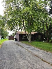 843 W Windsor Avenue, Crete, IL 60417