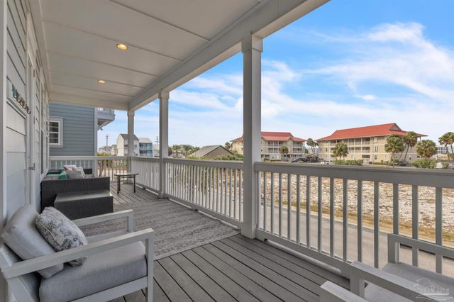 1499 Seaside Cir, Navarre Beach, FL 32566