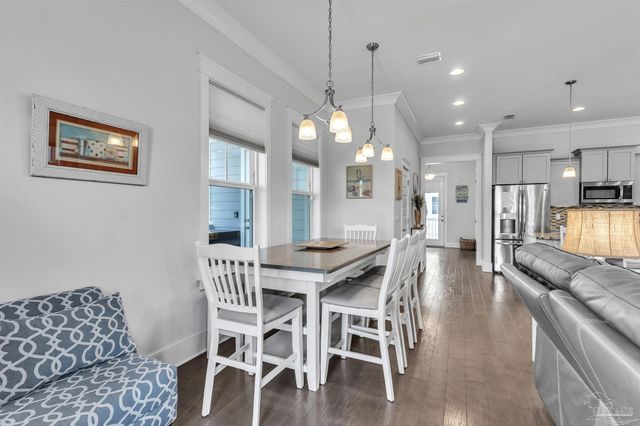 1499 Seaside Cir, Navarre Beach, FL 32566