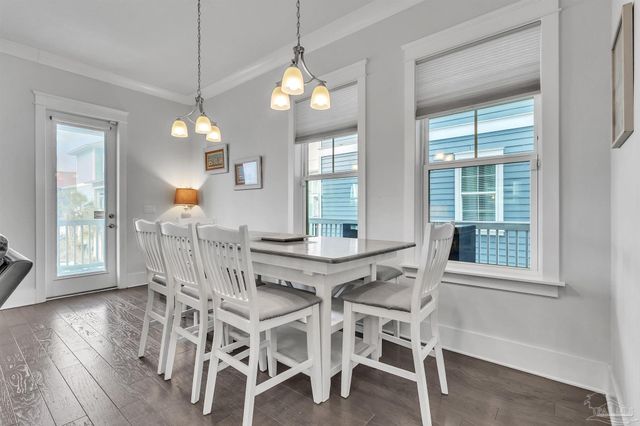 1499 Seaside Cir, Navarre Beach, FL 32566