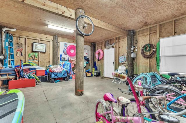 1499 Seaside Cir, Navarre Beach, FL 32566