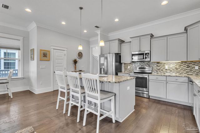 1499 Seaside Cir, Navarre Beach, FL 32566