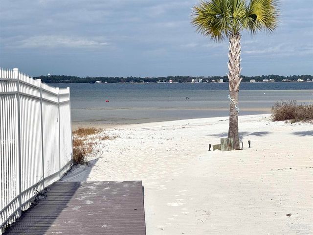 1499 Seaside Cir, Navarre Beach, FL 32566