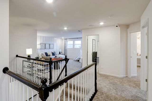 1736 Breton Avenue, North Aurora, IL 60542