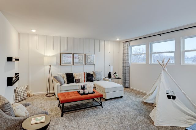 1736 Breton Avenue, North Aurora, IL 60542