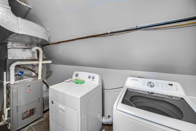 3850 W Diversey Avenue, Chicago, IL 60647