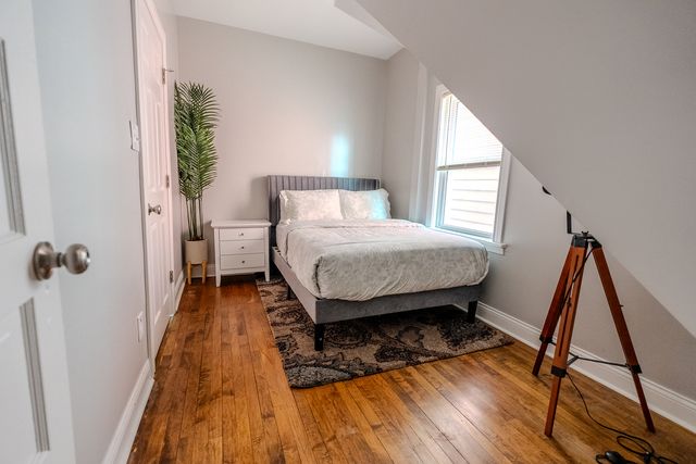 3850 W Diversey Avenue, Chicago, IL 60647