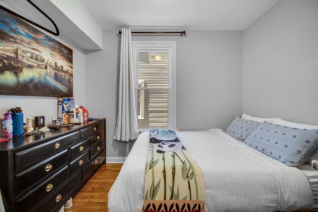 3850 W Diversey Avenue, Chicago, IL 60647