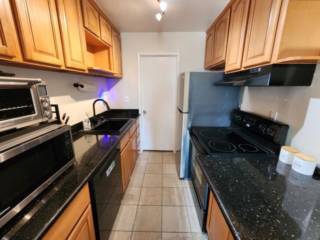 1126 NW Cherry Avenue 136, San Bruno, CA 94066