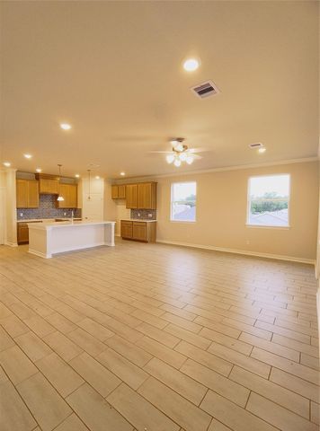604 Fairfield Street E, Shoreacres, TX 77571