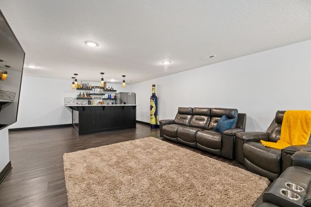 5817 N Edwards Ct, Wichita, KS 67204