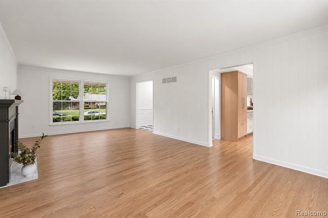 5600 Woodwind Drive, Bloomfield Hills, MI 48301