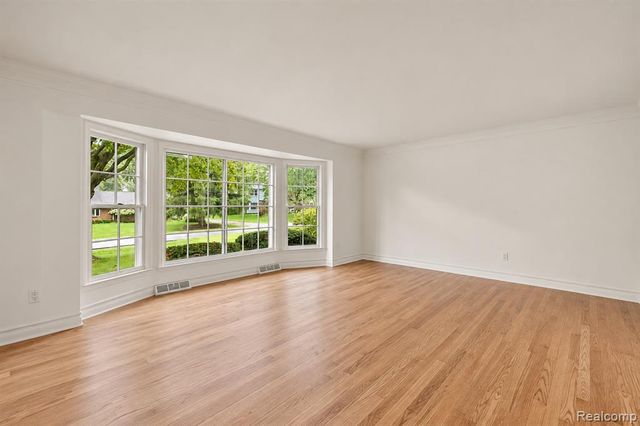 5600 Woodwind Drive, Bloomfield Hills, MI 48301